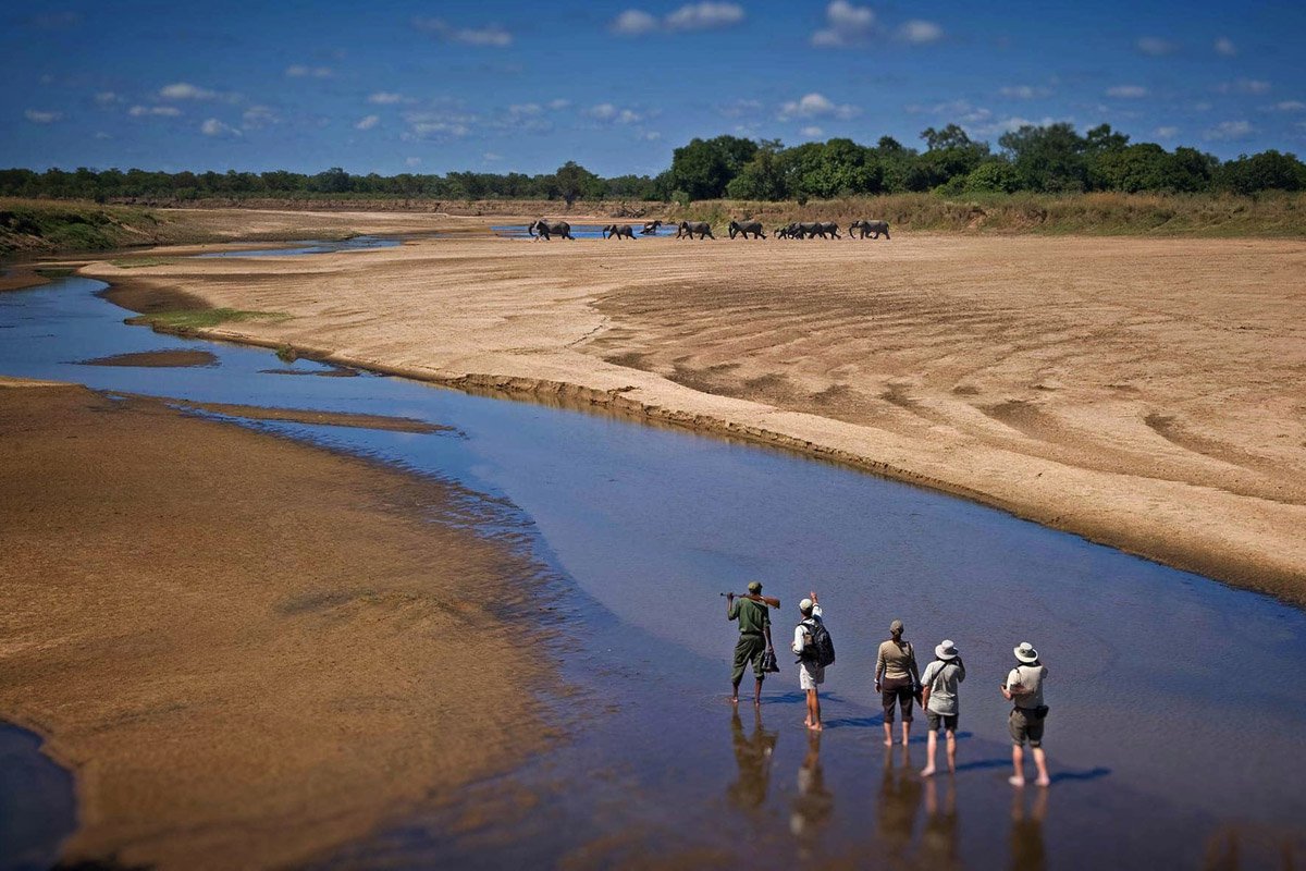 Xu hướng du lịch n&agrave;y&nbsp;n&acirc;ng cao cơ hội việc l&agrave;m cho những người d&acirc;n sinh sống ở những v&ugrave;ng n&uacute;i, v&ugrave;ng s&acirc;u v&ugrave;ng xa.