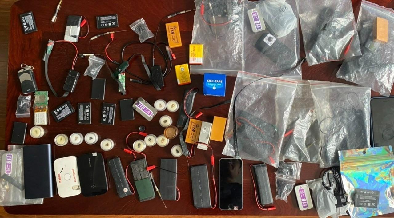 Công an kịp thời ngăn chặn nạn mua bán thiết bị gian lận trước thềm kỳ thi tốt nghiệp THPT quốc gia. Ảnh: Cổng thông tin Công an tỉnh Lâm Đồng.