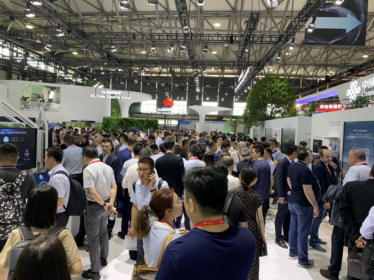 MWC Thượng Hải 2023 thu h&uacute;t sự quan t&acirc;m rất lớn của doanh nghiệp, người d&acirc;n Trung Quốc.