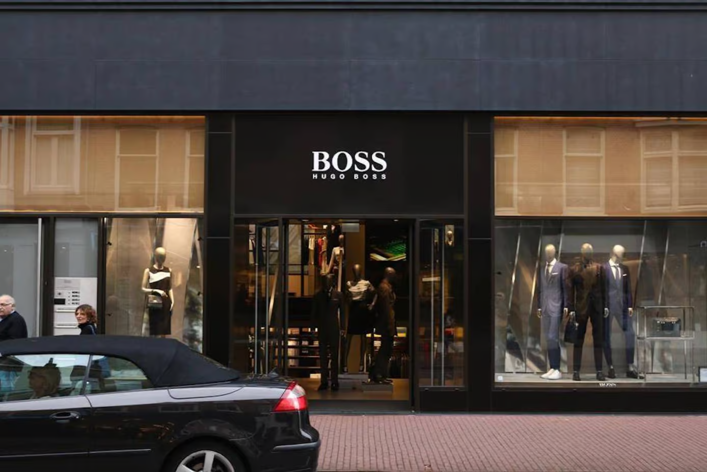 Sở hữu hai nhãn hiệu thời trang được đánh giá cao như Hugo và Boss vừa là lợi thế cũng như thách thức lớn với ông lớn ngành thời trang.