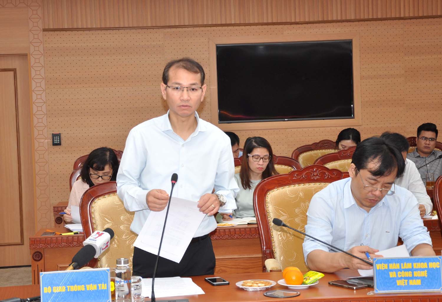 Đại diện Bộ Giao th&ocirc;ng vận tải b&agrave;y tỏ nhiều kh&oacute; khăn trong qu&aacute; tr&igrave;nh triển khai.&nbsp;