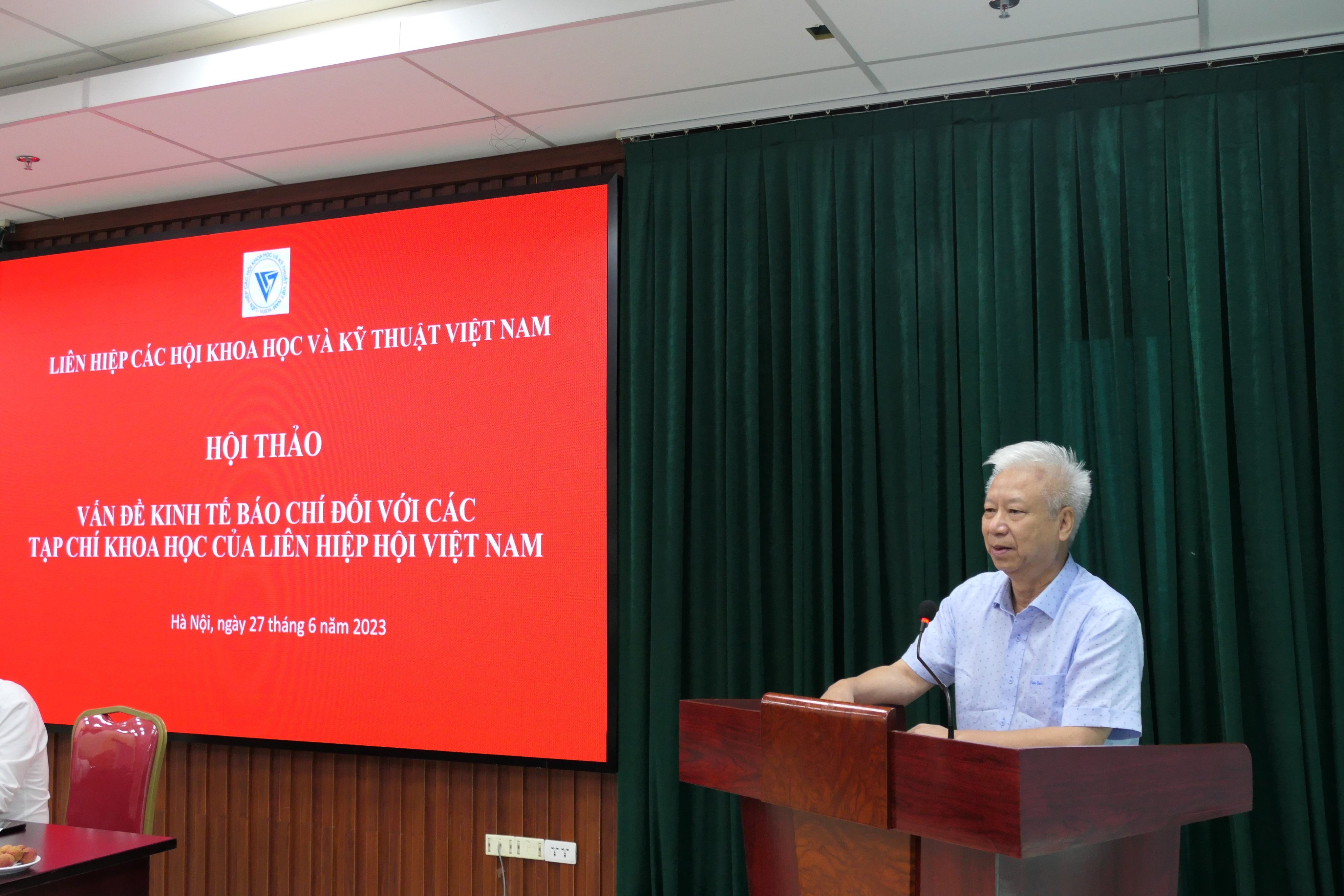 Nhà báo Đào Quang Bính, Tổng giám đốc, Tổng Thư ký Tòa soạn Tạp chí Kinh tế Việt Nam/VnEconomy: 