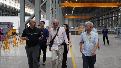 Riding the electric boom