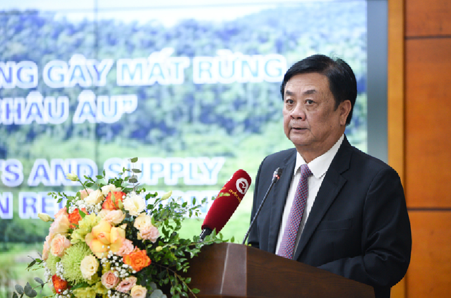 Bộ trưởng L&ecirc; Minh Hoan: 