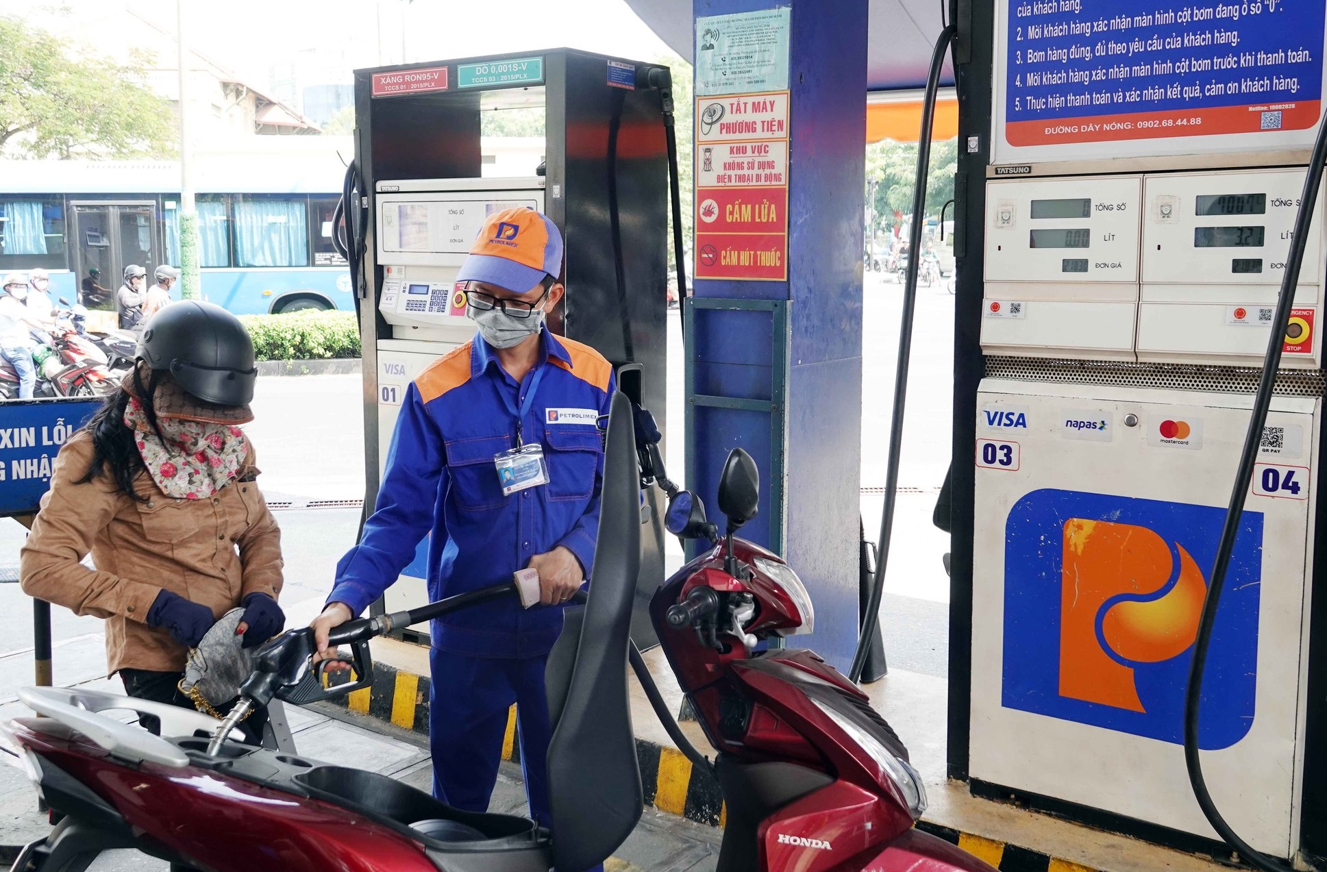 Đồng loạt điều chỉnh giảm giá các mặt hàng xăng từ chiều 7/3/2023.