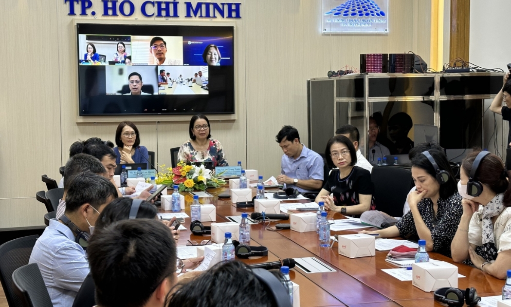 Hội thảo “Quản trị dữ liệu – Kinh nghiệm của Singapore” vừa offline và online diễn ra ngày 29/6 ở TP.HCM.