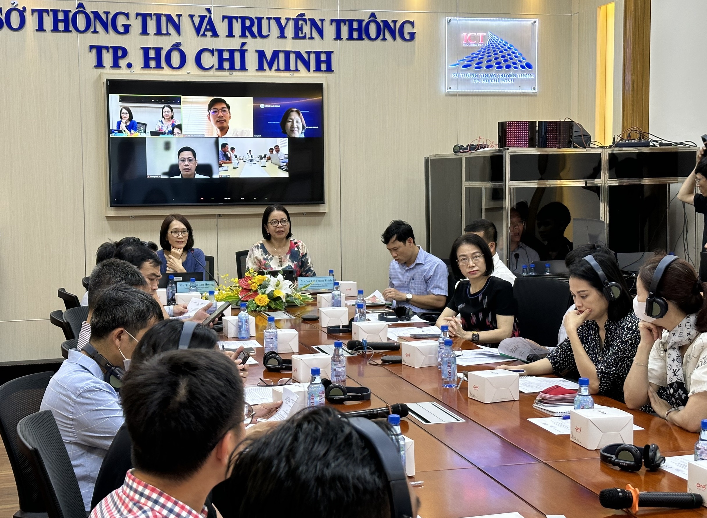 Hội thảo “Quản trị dữ liệu – Kinh nghiệm của Singapore” vừa offline và online diễn ra ngày 29/6 ở TP.HCM.