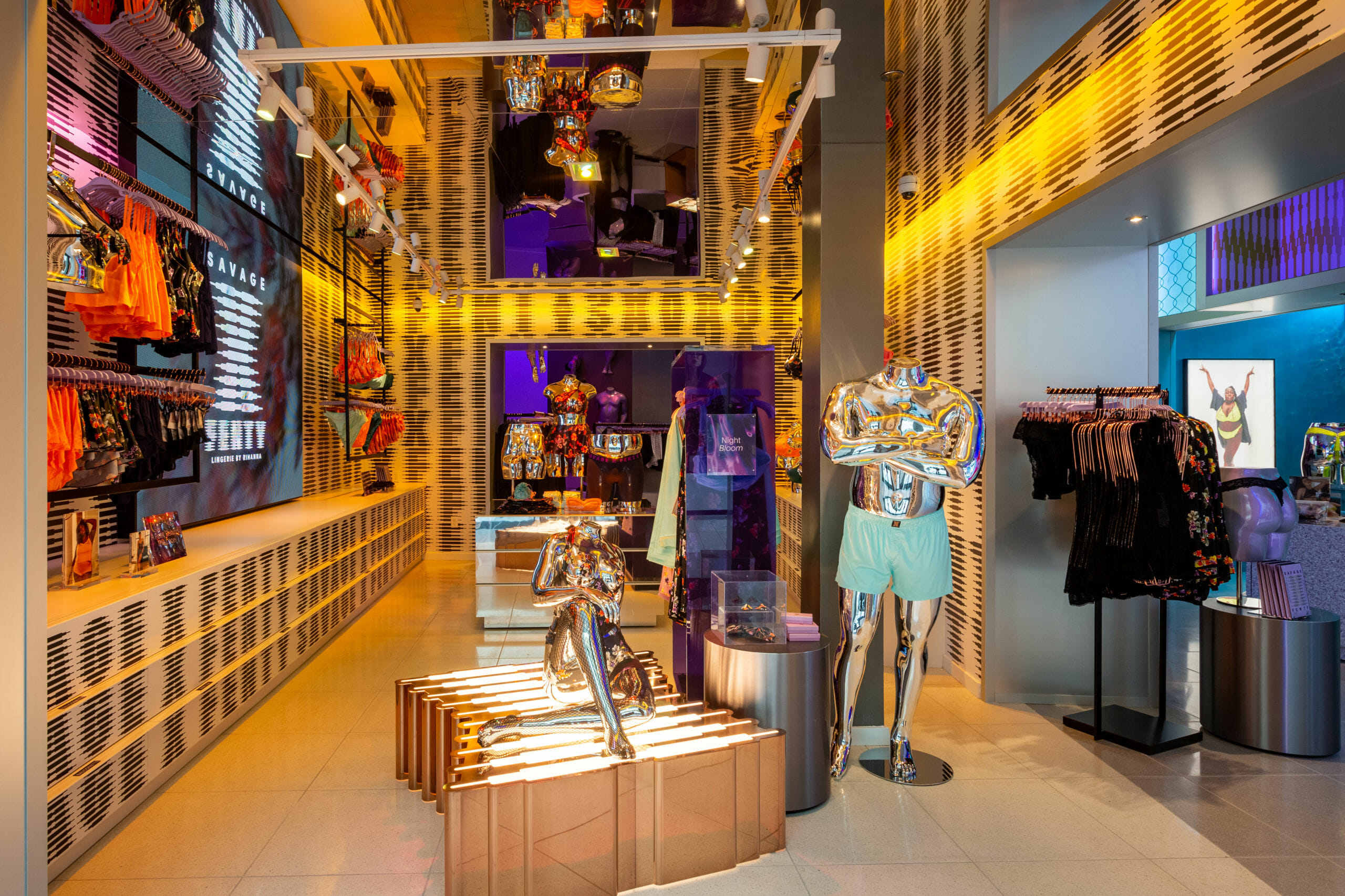 Trong tương lai, Savage X Fenty hy vọng sẽ mở rộng sự hiện diện tại c&aacute;c cửa h&agrave;ng vật l&yacute; thay v&igrave;&nbsp;chủ yếu hoạt động trực tuyến.