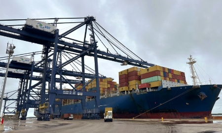 Tàu MSC ADONIS cập cảng thành công trên tuyến nội Á mới Shikra. Ảnh: SSIT.