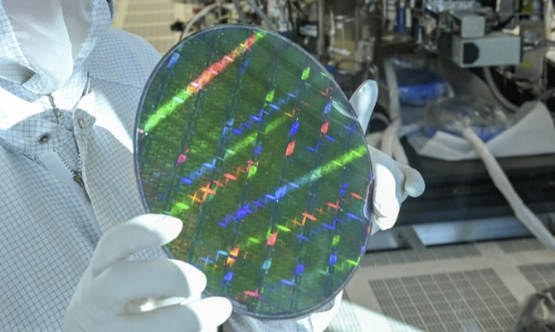 “Ăn miếng trả miếng”, Trung Quốc hạn chế xuất khẩu 2 kim loại dùng cho chip