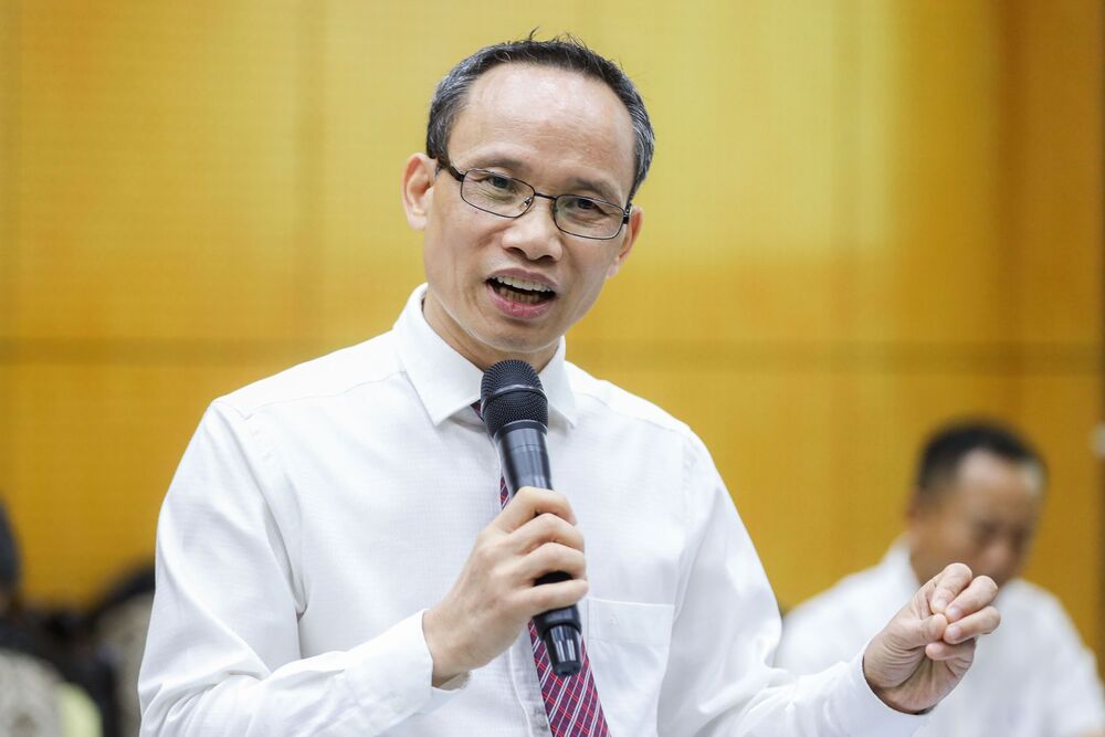 TS Cấn Văn Lực.