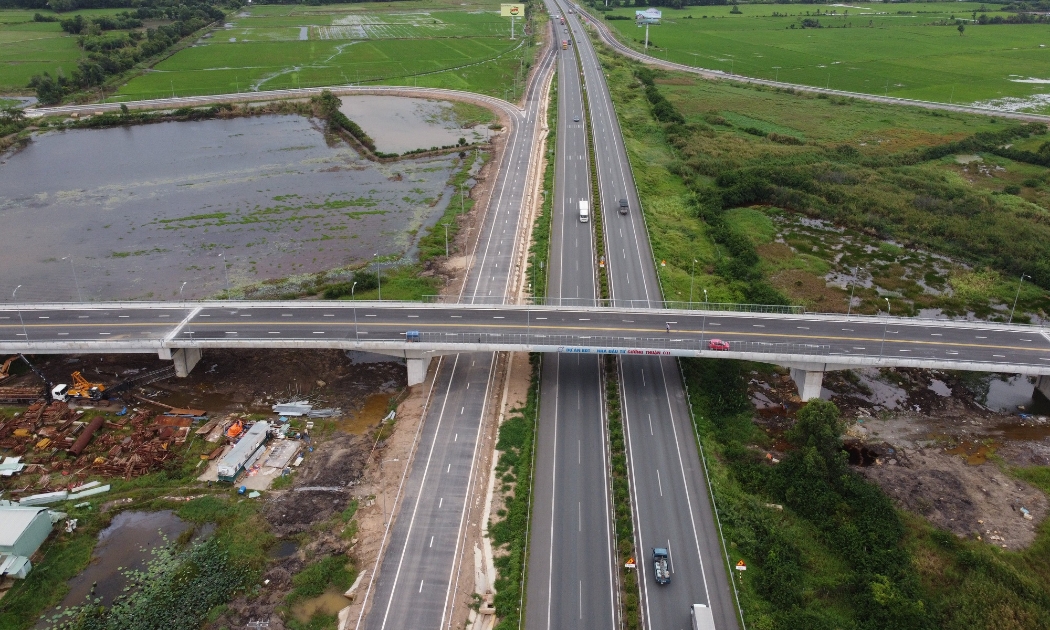 Làm rõ phương án thực hiện dự án đường cao tốc TP. Hồ Chí Minh - Chơn Thành.