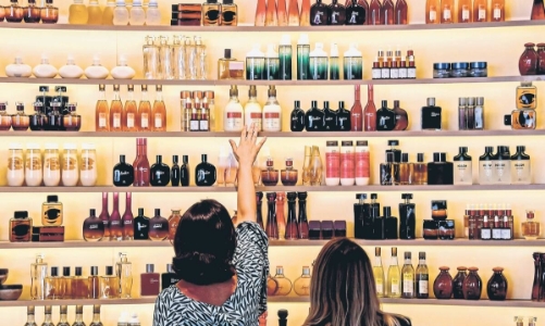 Tập đoàn Kering có thương vụ mua lại đầu tiên liên quan đến ngành làm đẹp