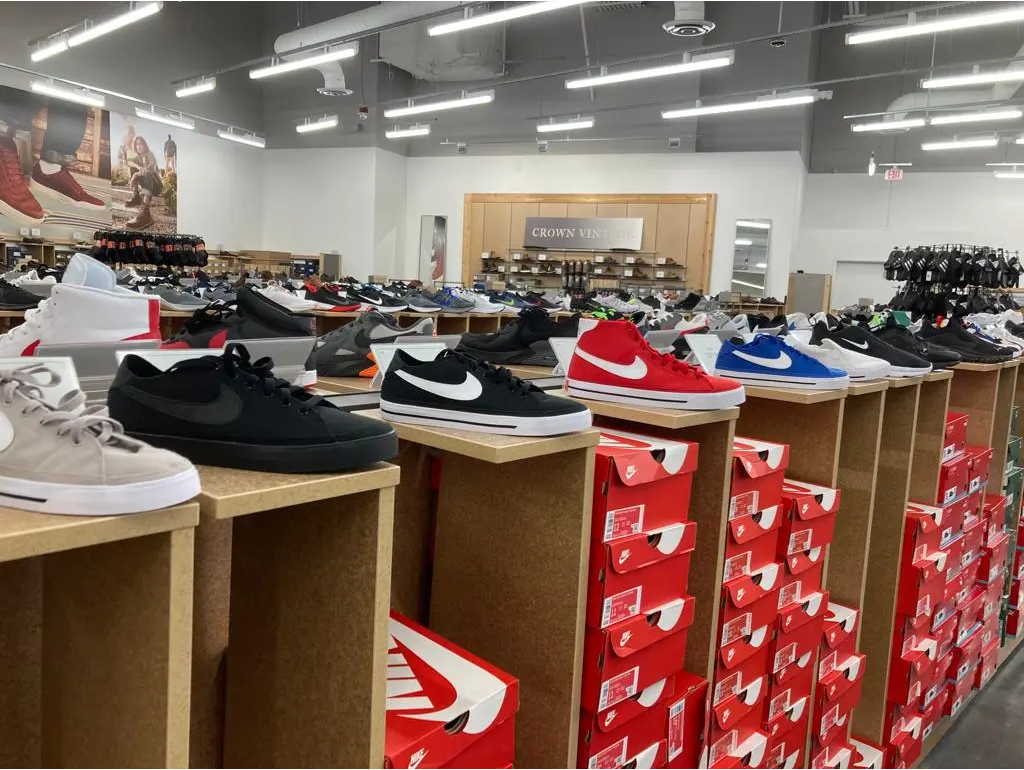 Các cửa hàng bán lẻ DSW thông báo sẽ bắt đầu sản phẩm thương hiệu Nike từ tháng 10 tới đây.