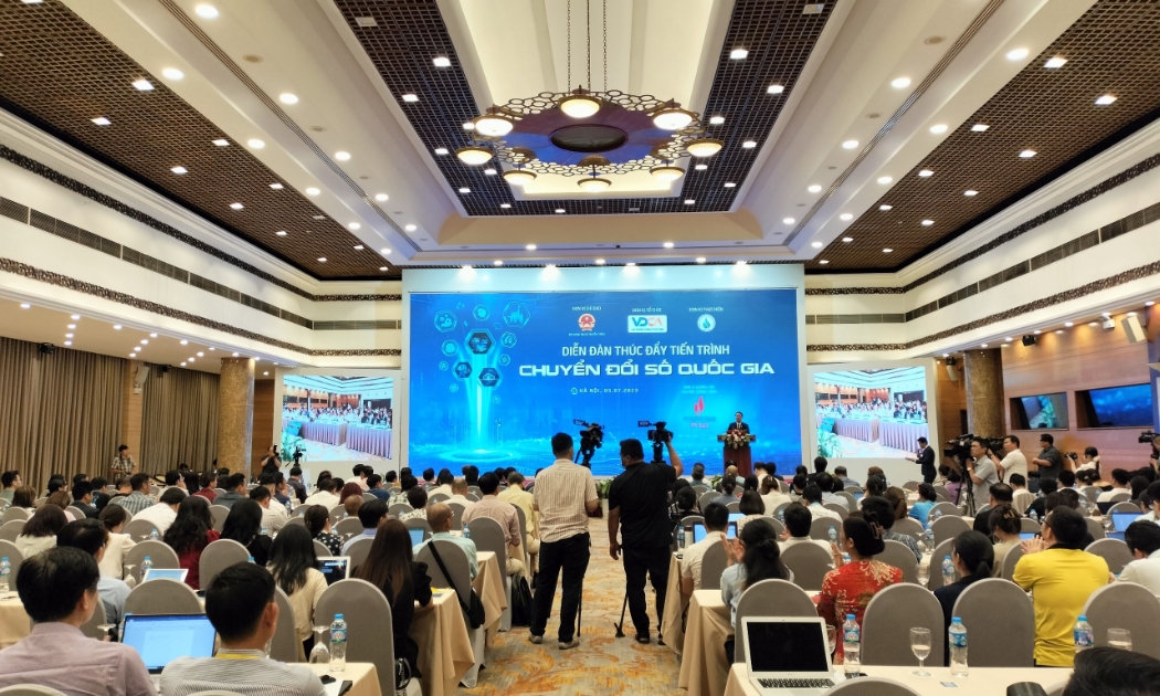 Diễn đàn Thúc đẩy tiến trình chuyển đổi số quốc gia với chủ đề “Kiến tạo giá trị từ Chiến lược Dữ liệu trong bối cảnh AI” ngày 5/7/2023.