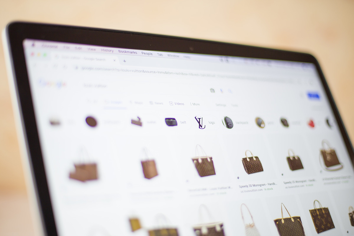 Lĩnh vực thời trang cao cấp dự kiến ​​sẽ tăng trưởng doanh thu trực tuyến từ 5 đến 10% v&agrave;o năm 2023.