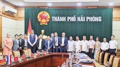 Dutch aviation businesses eye investment in Hai Phong