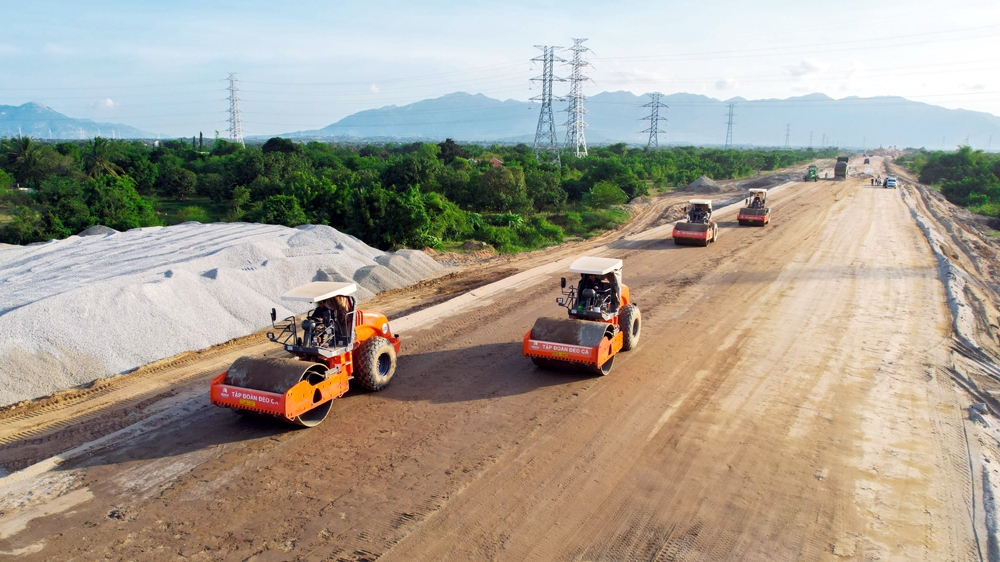 Thi công cao tốc Bắc - Nam (ảnh minh họa)