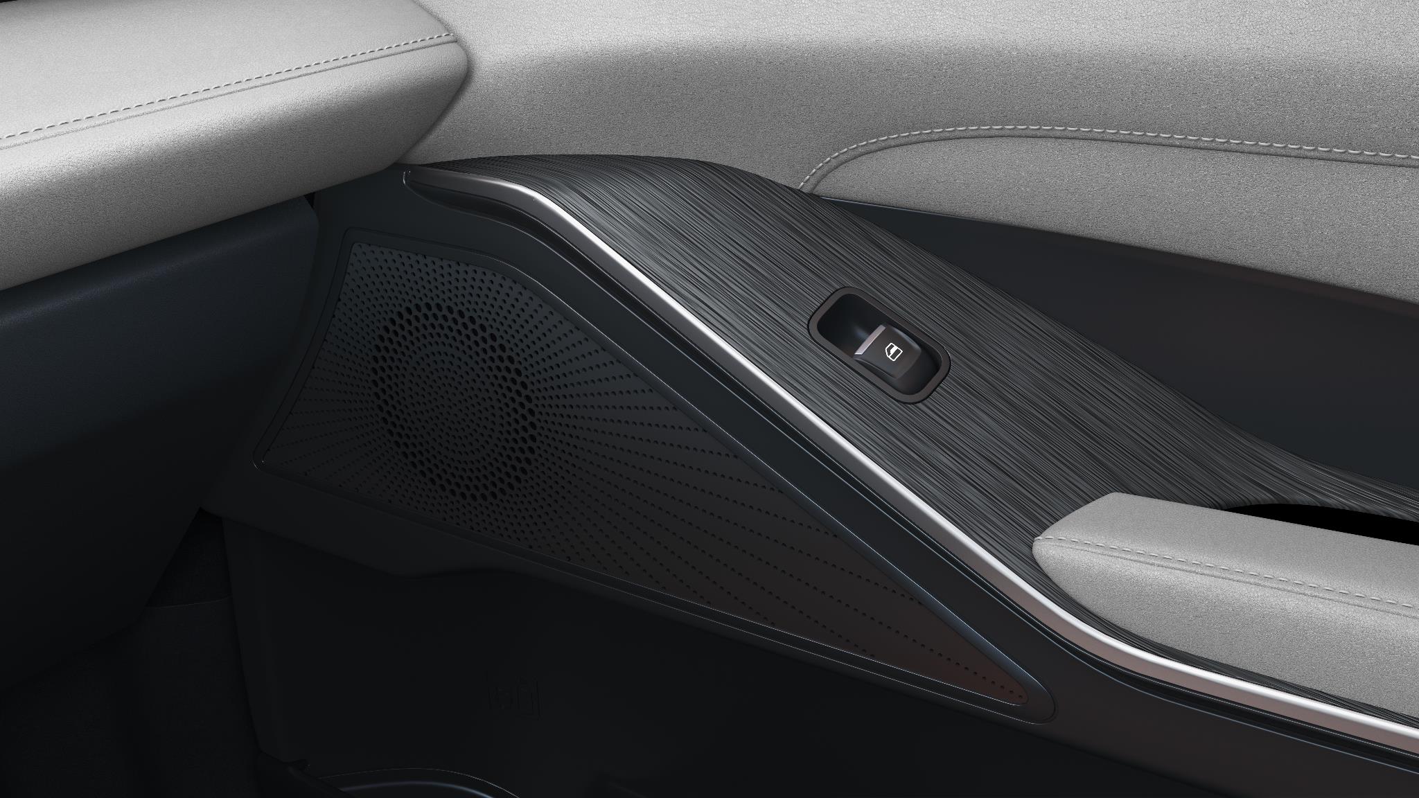 Hệ thống giải trí trên mẫu Haval H6 HEV còn có hệ thống âm thanh trang bị 8 loa kết hợp với loa Treble Woofer sử dụng công nghệ âm thanh DTS, hiệu ứng âm thanh trong xe Haval H6 HEV được tái tạo một cách chân thực và sinh động.