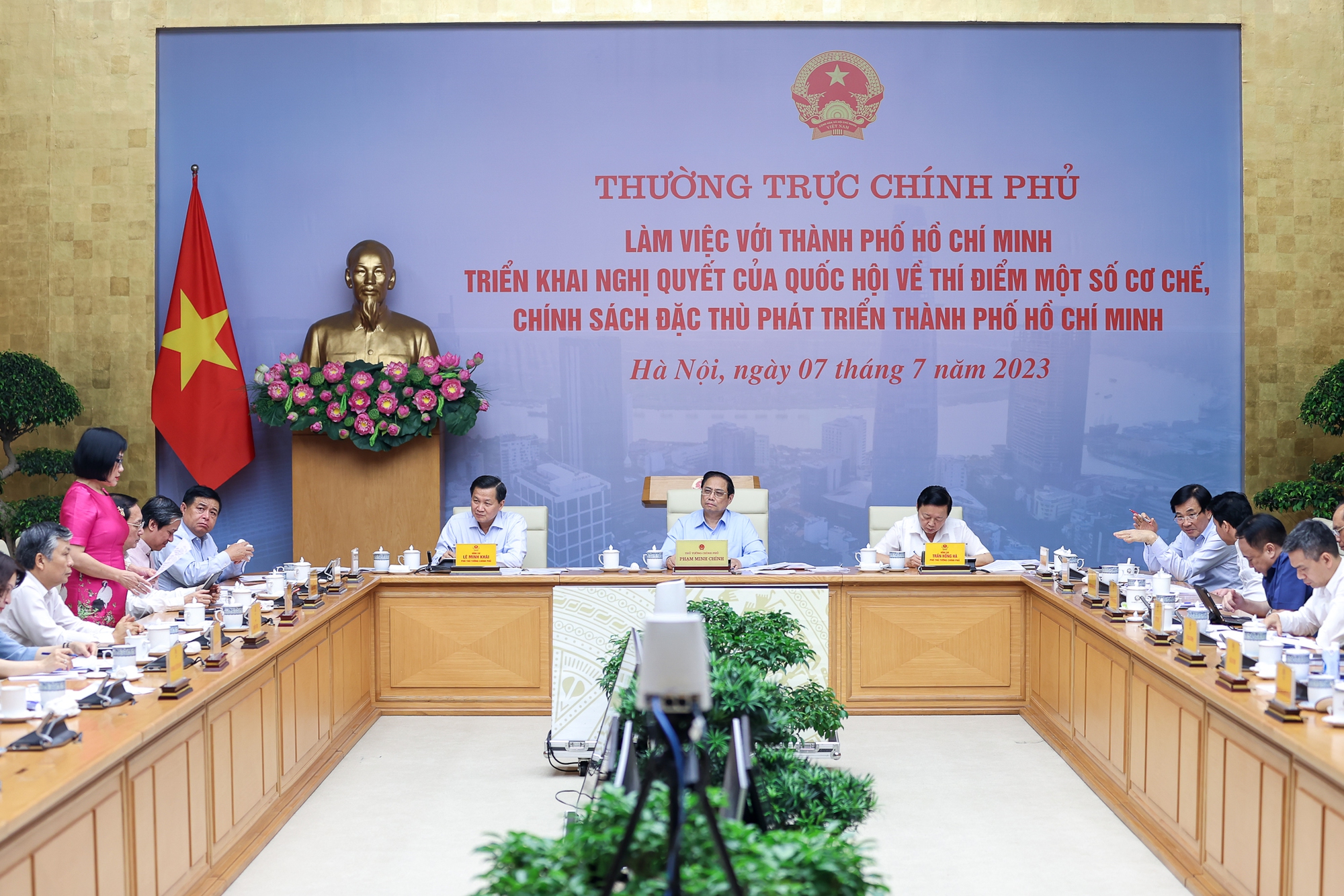 Các đại biểu tham dự cuộc họp tại điểm cầu trụ sở Chính phủ - Ảnh: VGP