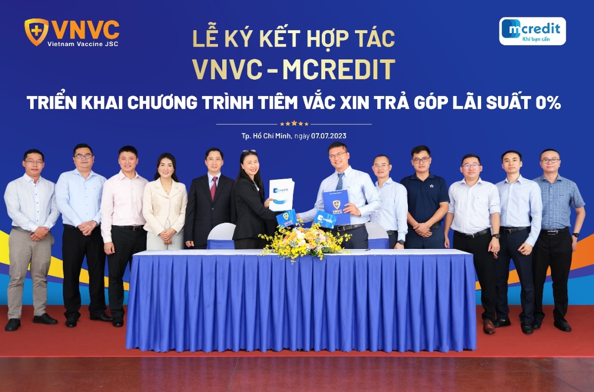 VNVC và Mcredit hợp tác triển khai chương trình tiêm vắc-xin trả góp lãi suất 0% từ ngày 7/7/2023.