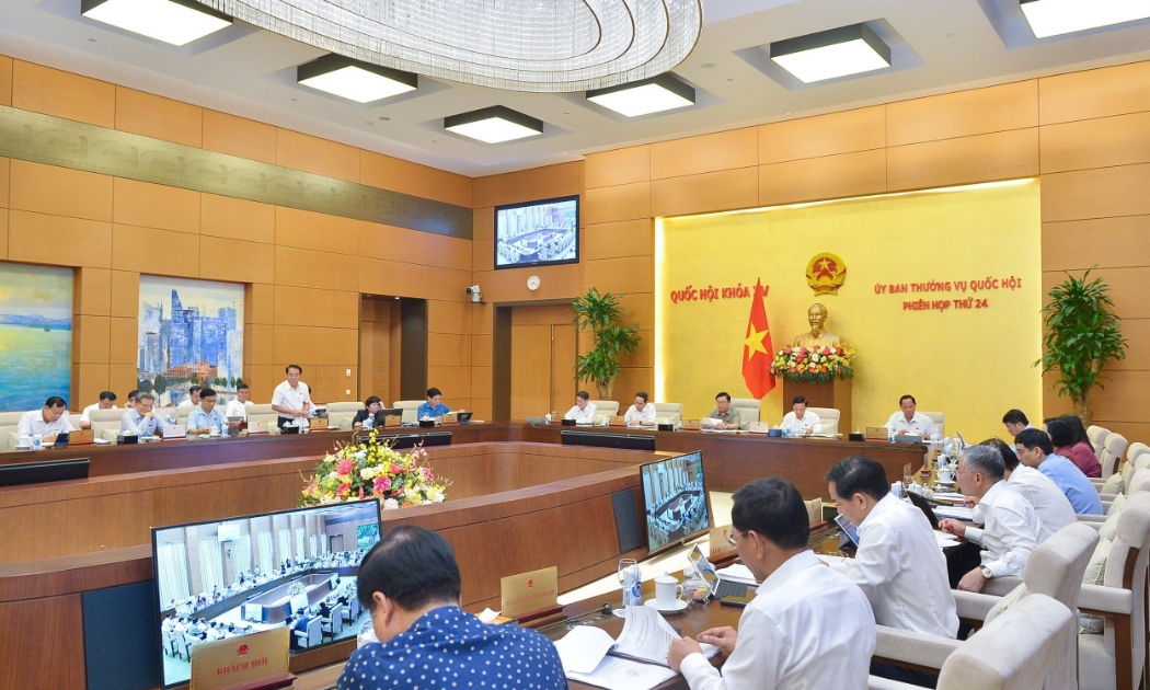 Ủy ban Thường vụ Quốc hội cho ý kiến về báo cáo công tác dân nguyện - Ảnh: Quochoi.vn