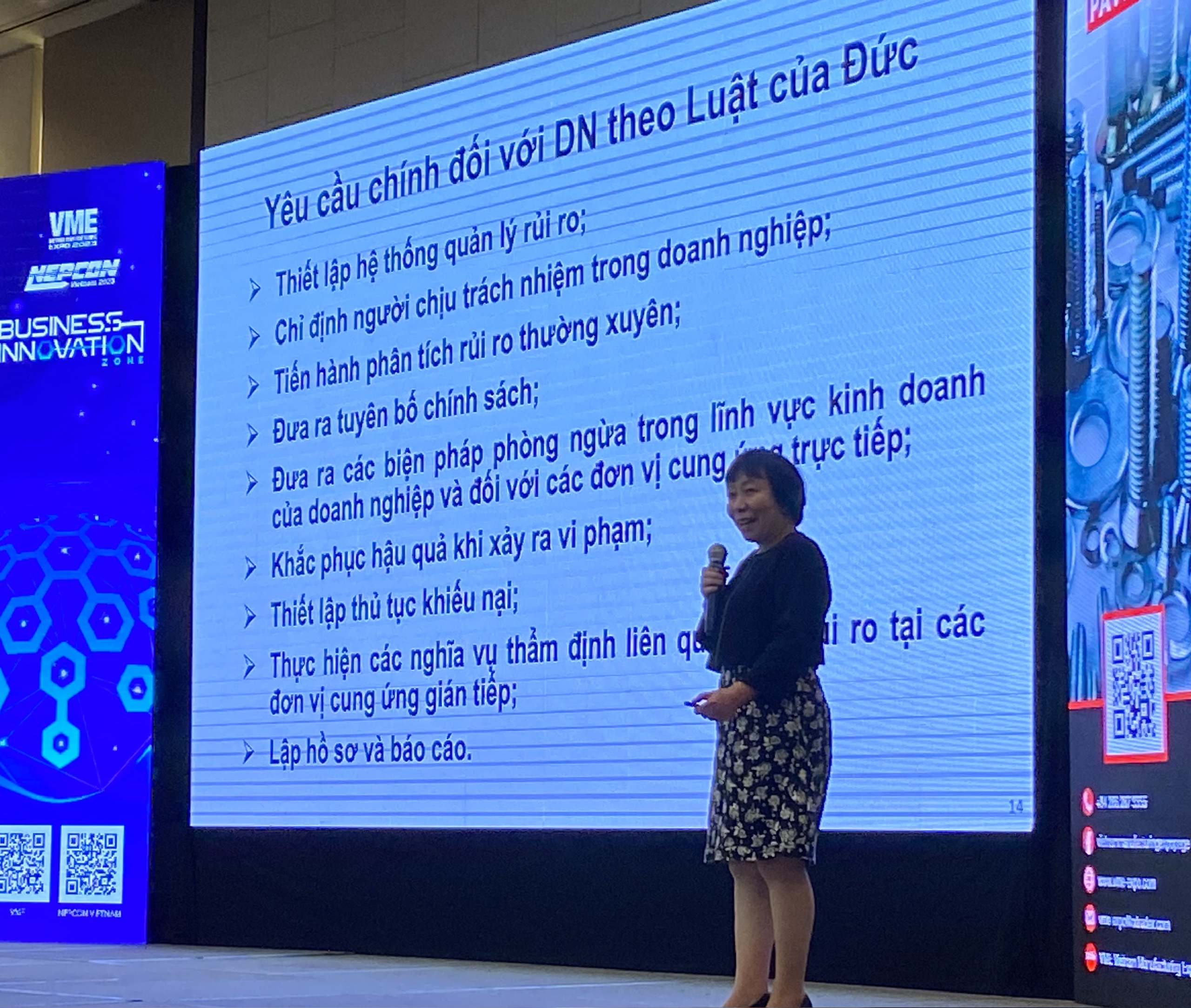 Bà Trần Thị Hồng Liên: