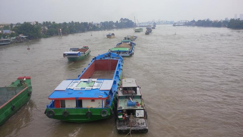 Inland waterway transport booms in 1H