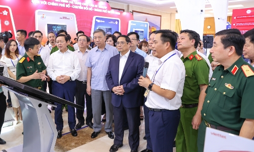 Cấp giấy chứng nhận đầu tư cho 2 dự án 250 triệu USD chỉ trong 12 giờ