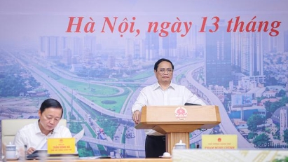 PM seeks removal of obstacles slowing key transport projects