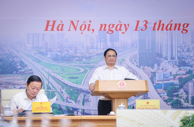 Thủ tướng yêu cầu hoàn thành công tác lựa chọn nhà thầu gói thầu nhà ga hành khách để sớm khởi công.
