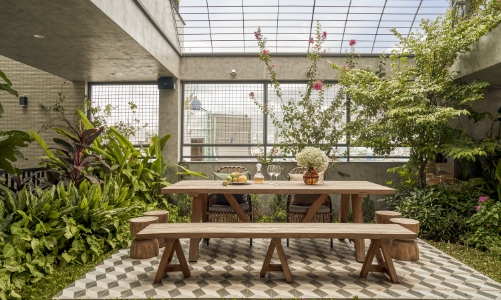 Ngôi nhà hướng Tây mát mẻ như resort giữa phố phường TP.HCM