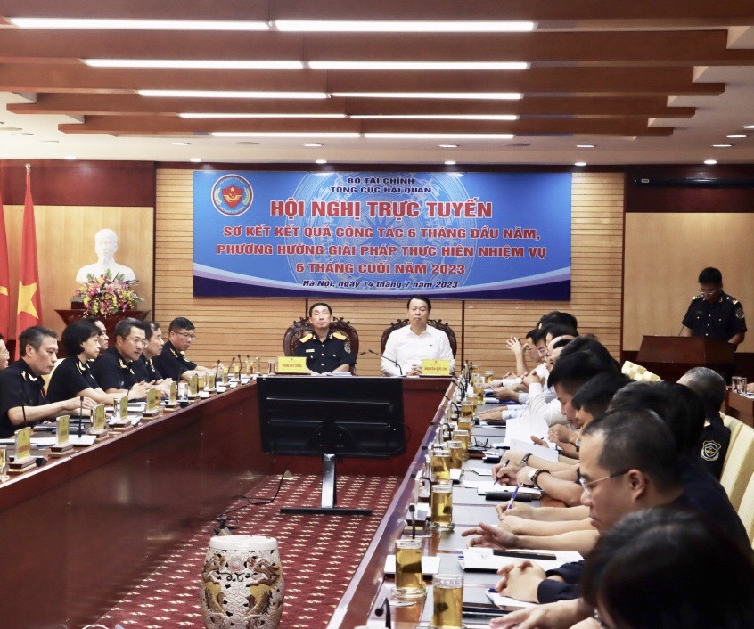 Toàn cảnh hội nghị.