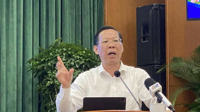 Chủ tịch UBND TP.HCM Phan Văn M&atilde;i&nbsp; ph&aacute;t biểu tại cuộc họp th&ocirc;ng tin, triển khai Nghị quyết 98, tối 13/7/2023. Ảnh: Đặng Đại.