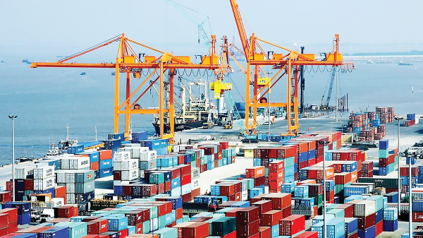 Làm gì để duy trì thành tích xuất khẩu? 