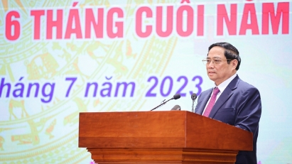 PM tells banking sector to ease business access to credit