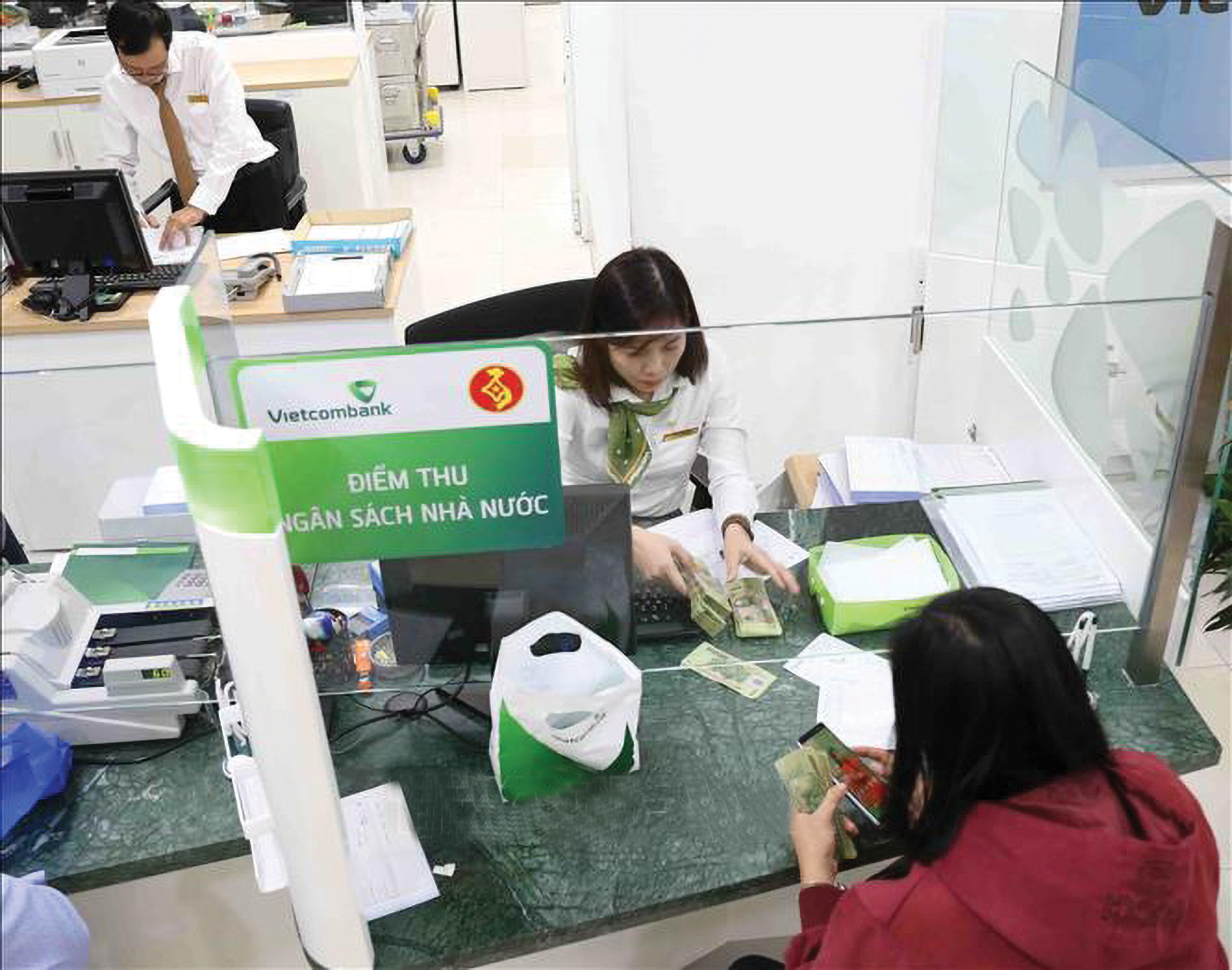 Thu nội địa tháng 6 chỉ đạt 70,4 nghìn tỷ đồng, tương ứng 5,3% dự toán, giảm sâu so với trung bình 5 tháng đầu năm.