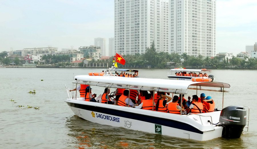 Du lịch đường sông, điểm nhấn tạo sự khác biệt của ngành du lịch TP.HCM...