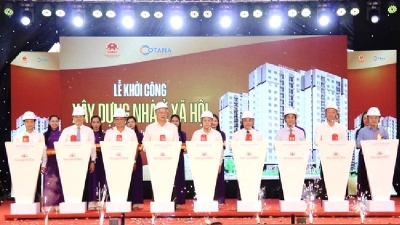 Construction of 2nd phase of social housing project underway in Thua Thien-Hue