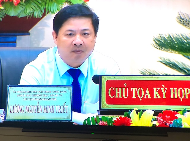 Chủ tịch HĐND TP. Đà Nẵng Lương Nguyễn Minh Triết chủ trì tại Kỳ họp thứ 12, Khóa X. Ảnh: Ngô Anh Văn.
