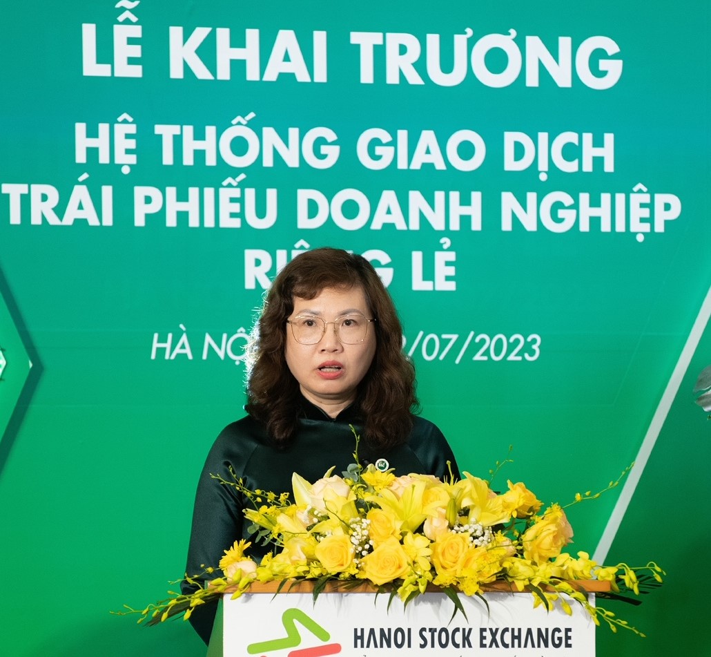 Bà Vũ Thị Chân Phương, Chủ tịch Uỷ ban Chứng khoán Nhà nước.