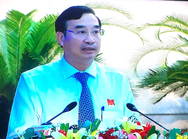 Chủ tịch UBND TP. Đà Nẵng Lê Trung Chinh phát biểu tại kỳ họp thứ 12, HĐND TP khoá X, nhiệm kỳ 2021-2026. Ảnh: Ngô Anh Văn