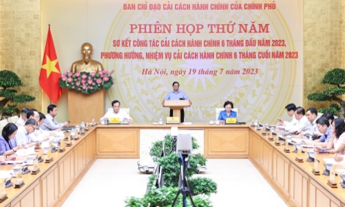 Thủ tướng: Cương quyết bãi bỏ quy định rườm ra, những gì pháp luật không cấm thì để người dân, doanh nghiệp làm