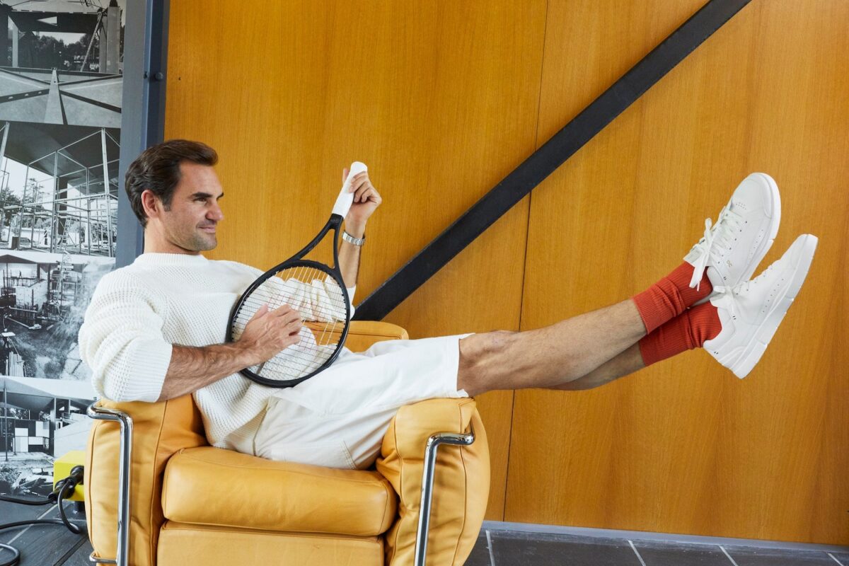 Roger Federer có thu nhập hàng năm cao nhất đối với một VĐV quần vợt nam, dù đã giải nghệ từ tháng 9/2022.