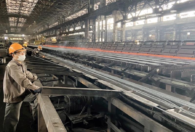 Steel production down 21% in 1H