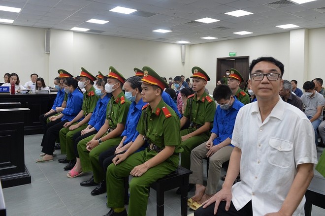 Các bị cáo hầu tòa ngày 19/7.