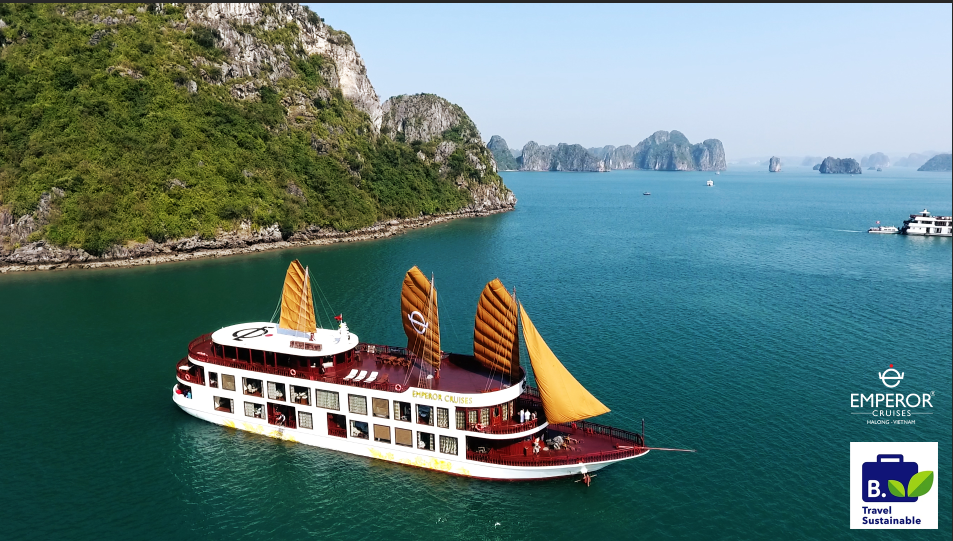 Du thuyền Emperor Legacy Hạ Long.