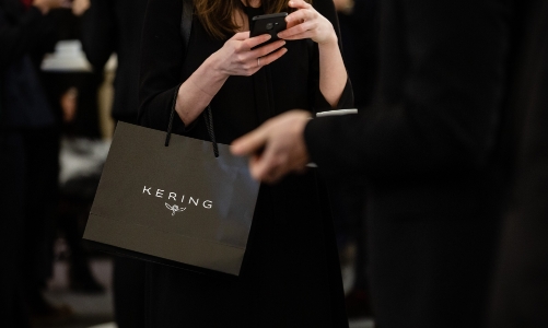 CEO của Gucci từ chức, Kering quyết định cải tổ nhóm nhân sự điều hành