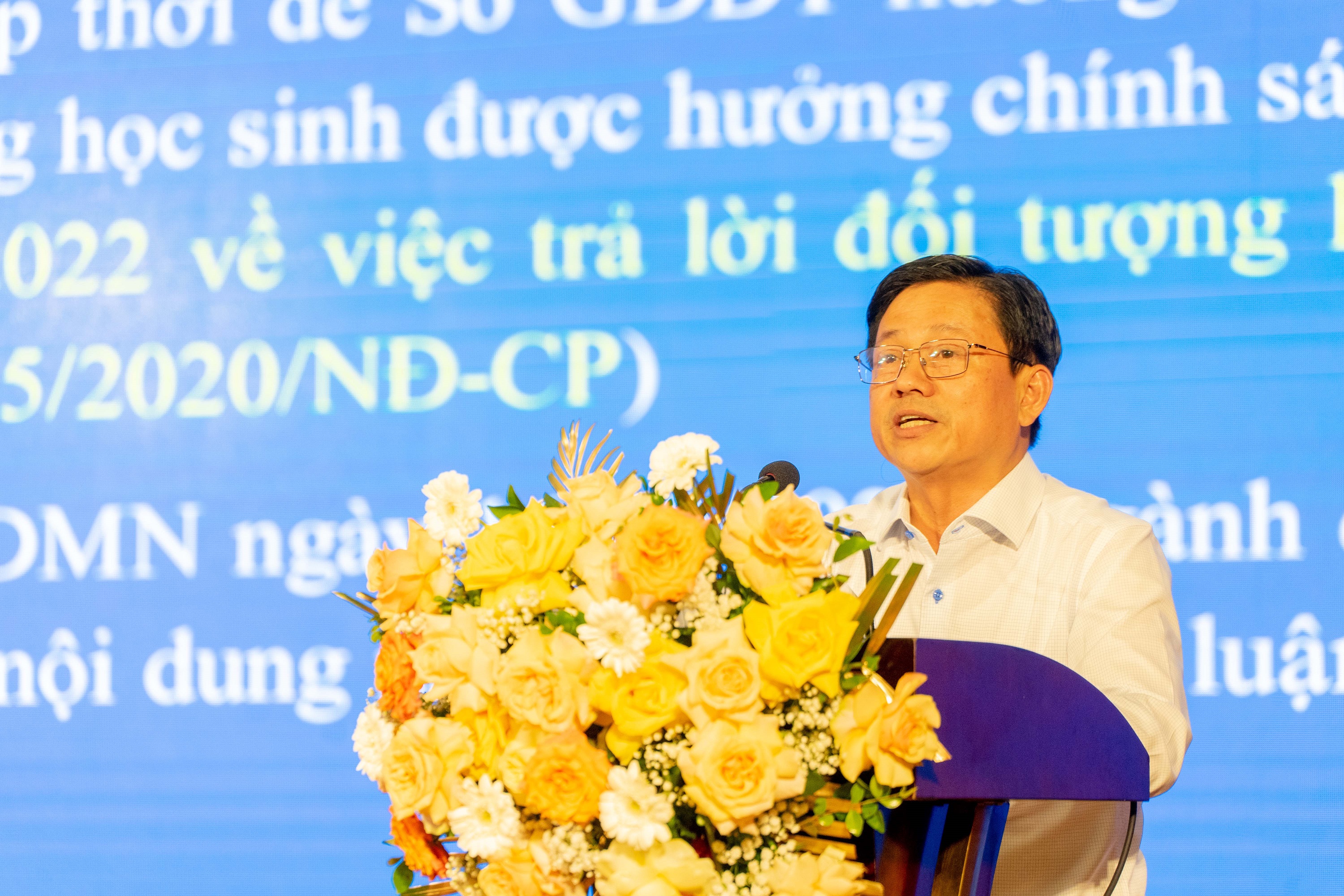 Ông Nguyễn Văn Phong, Phó Giám đốc Sở giáo dục đào tạo tỉnh Bình Dương.