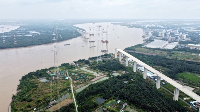 Xã Bình Khánh sẽ là đô thị vệ tinh của huyện Cần Giờ. Trong ảnh là một góc công trường thi công cầu Bình Khánh, xã Bình Khánh.
